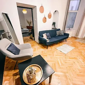  Apartament Karmelicka